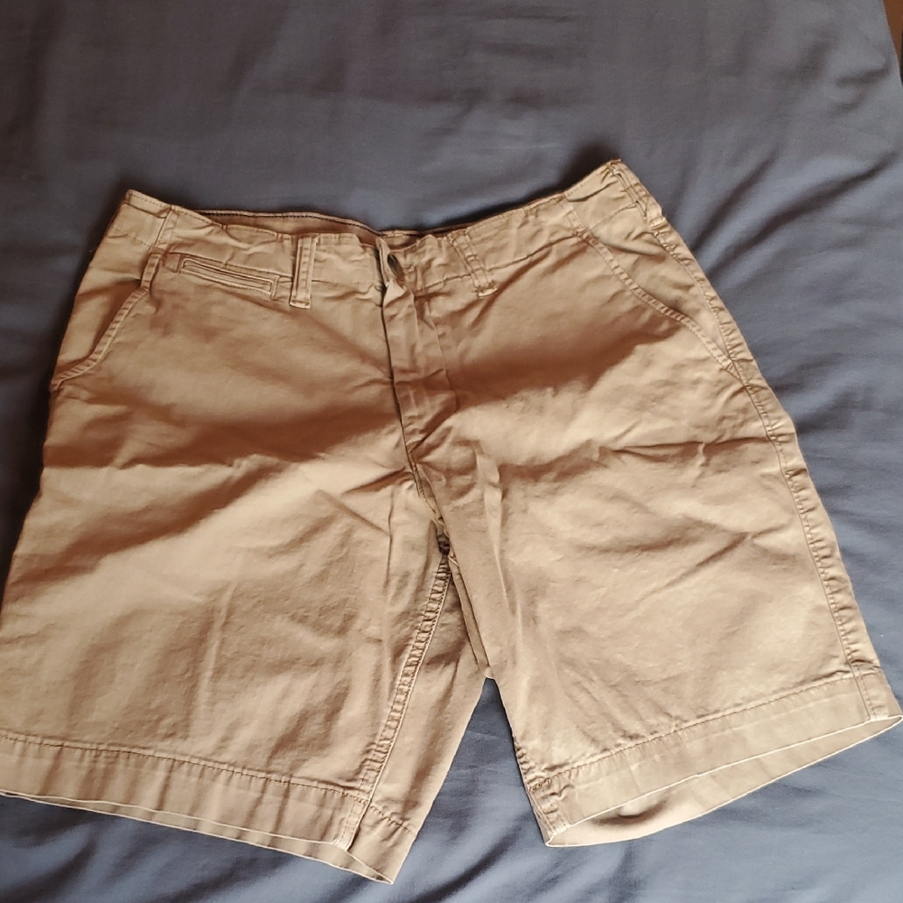 American Eagle Outfitters Tan Bermuda Shorts Classic Style Unisex Sz 31 Waist